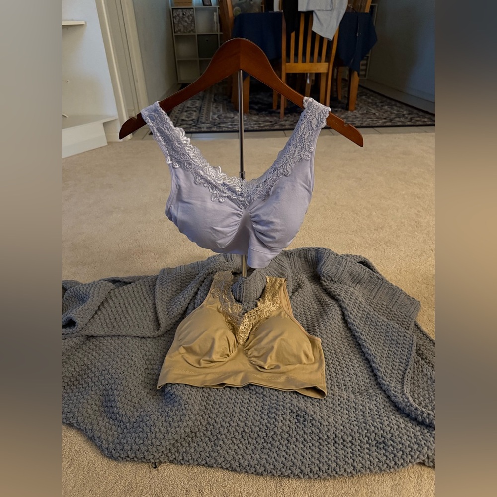 NWT Rhonda Shear 2X Beautiful Lavender and Beige Lace Bralette Duo - Picture 2 of 7